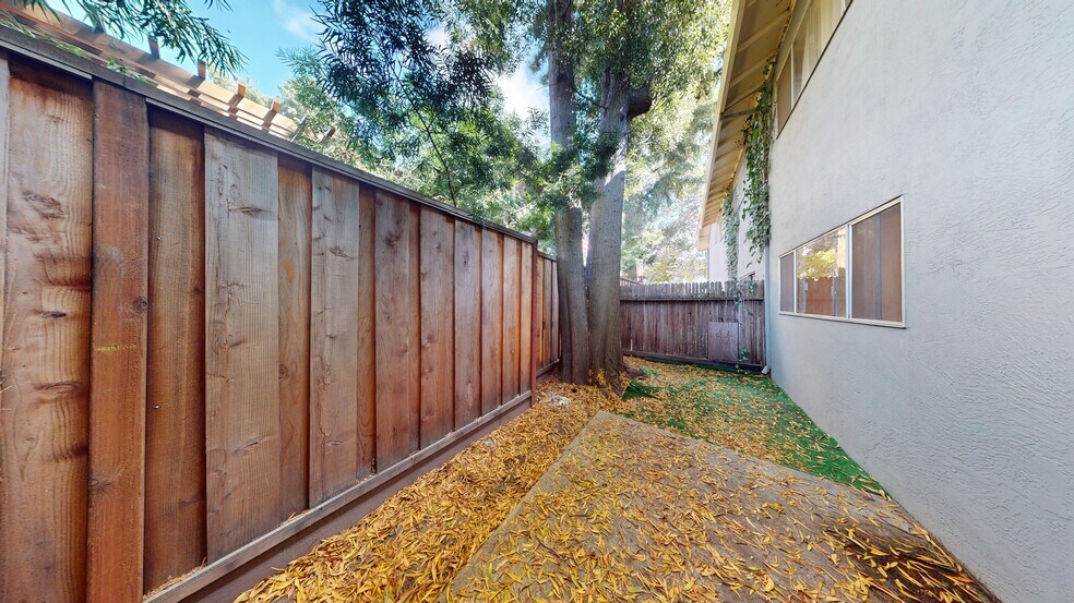 More Photos Of 1211 Paru St, Alameda Apartments For Sale