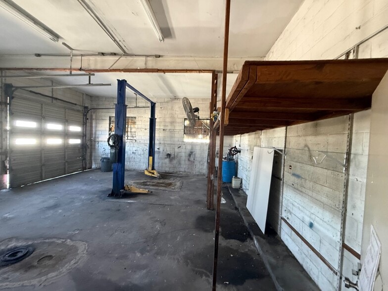 More Photos Of 3960 Silver Star Rd, Orlando Auto Dealership For Sale