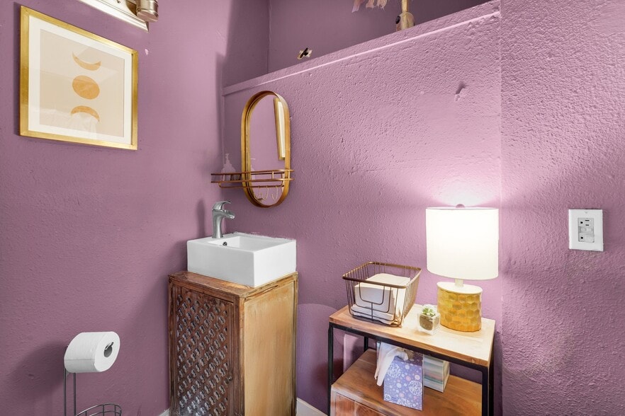 More Photos Of 2312 Abercorn St, Savannah Storefront Retail Residential For Sale