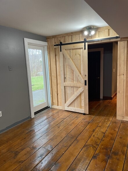 More Photos Of 6452-6456 Collamer Rd, East Syracuse Storefront Retail Residential For Lease