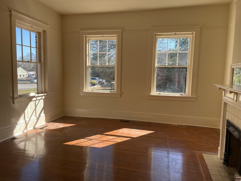 More Photos Of 346 Main St, Thomson Office For Lease