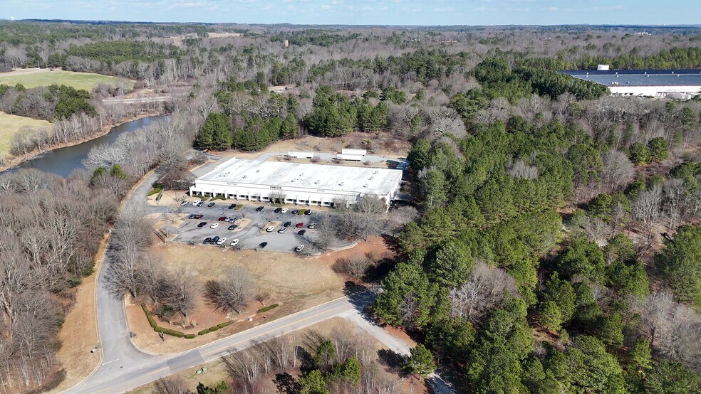 More Photos Of 1023 Barrow Industrial Pky, Auburn Unknown For Lease