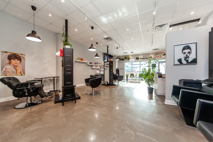 More Photos Of 250-300 Manitoba St, Toronto Apartments For Sale