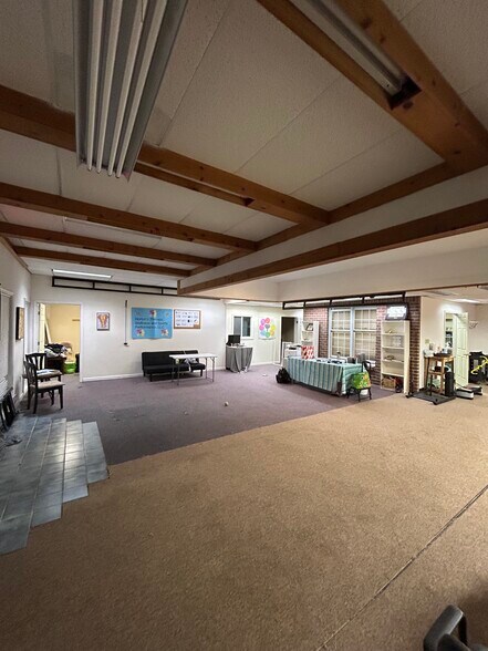 More Photos Of 360 E Wyomissing Ave, Mohnton General Retail For Lease