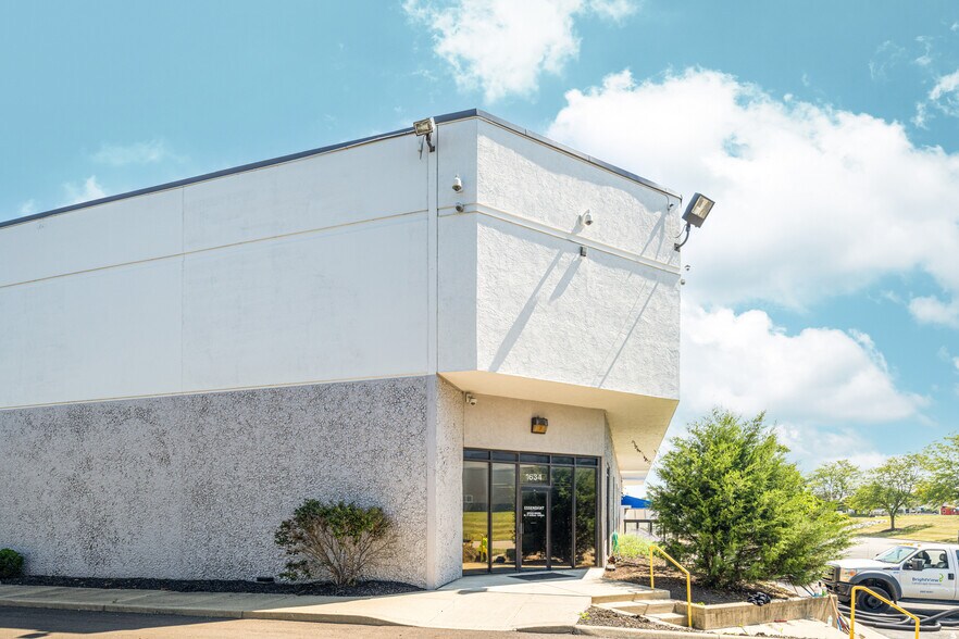 More Photos Of 1614-1634 Westbelt Dr, Columbus Warehouse For Lease