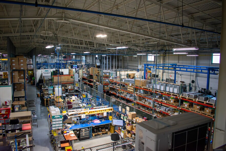 More Photos Of 4 Manley St, West Bridgewater Warehouse For Lease