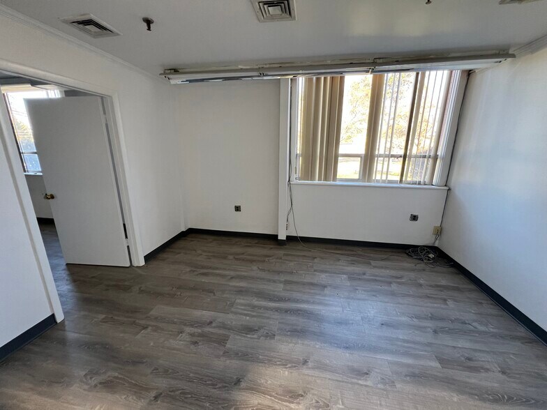 More Photos Of 1-5 Columbia Rd, Branchburg Light Manufacturing For Lease