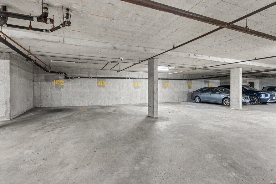 More Photos Of 93 Sixth St, New Westminster Office For Sale