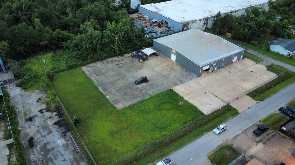 More Photos Of 8508 Rannie Rd, Houston Warehouse For Sale