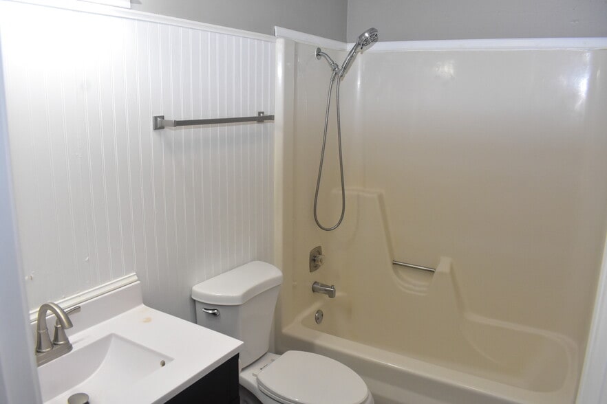 More Photos Of 3274 E Euclid Ave, Des Moines Apartments For Sale