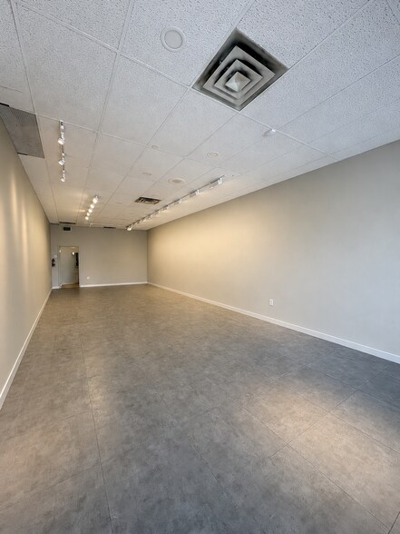 More Photos Of 1681 Bath Rd, Kingston Freestanding For Lease