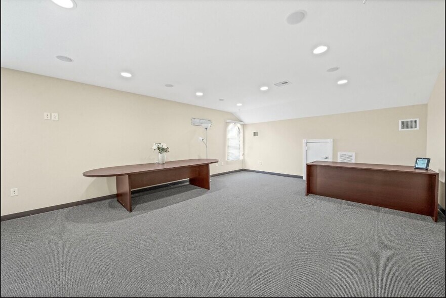 More Photos Of 120 Eldridge Rd, Sugar Land Medical For Sale