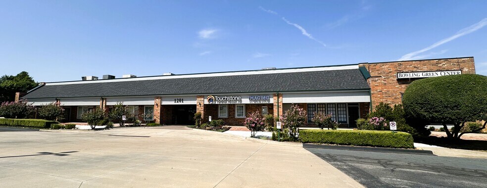 More Photos Of 1201 S Douglas Blvd, Midwest City Office For Sale