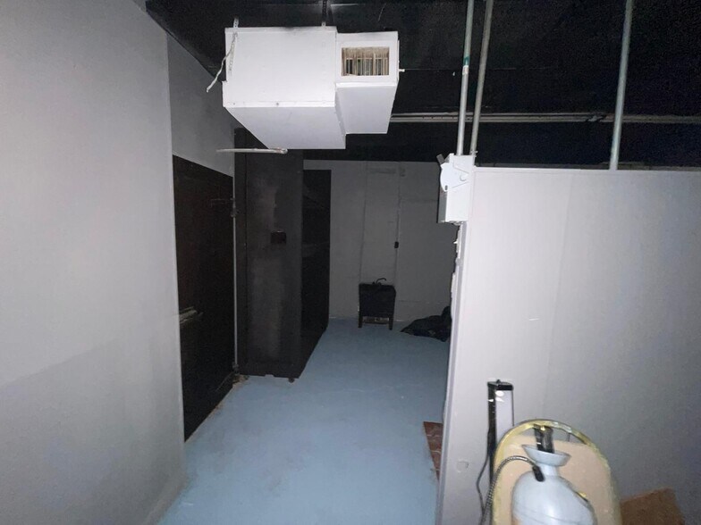 More Photos Of 1916 Cedar Dr, La Marque Restaurant For Lease