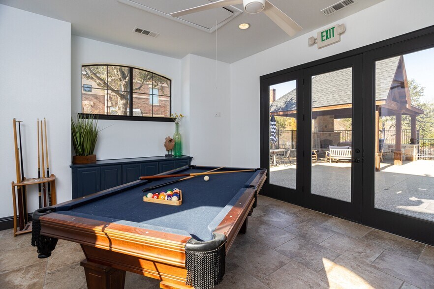 More Photos Of 2570 Justin Rd, Highland Village Unknown For Lease