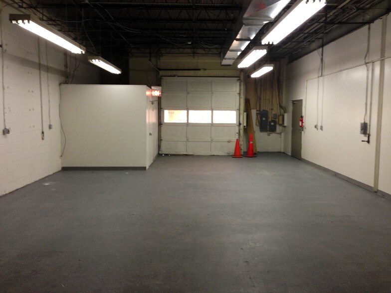 More Photos Of 16021 Industrial Dr, Gaithersburg Flex For Lease