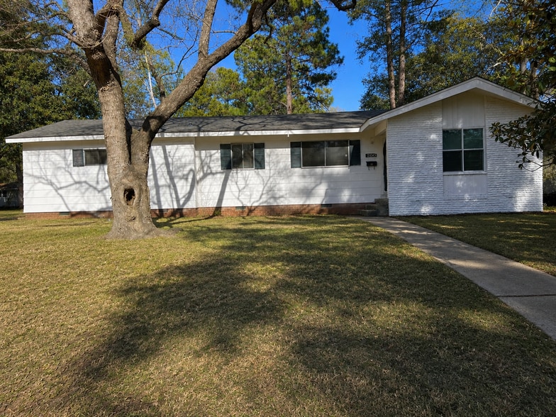 More Photos Of 260 S Canton Club Cir, Jackson Multifamily For Sale