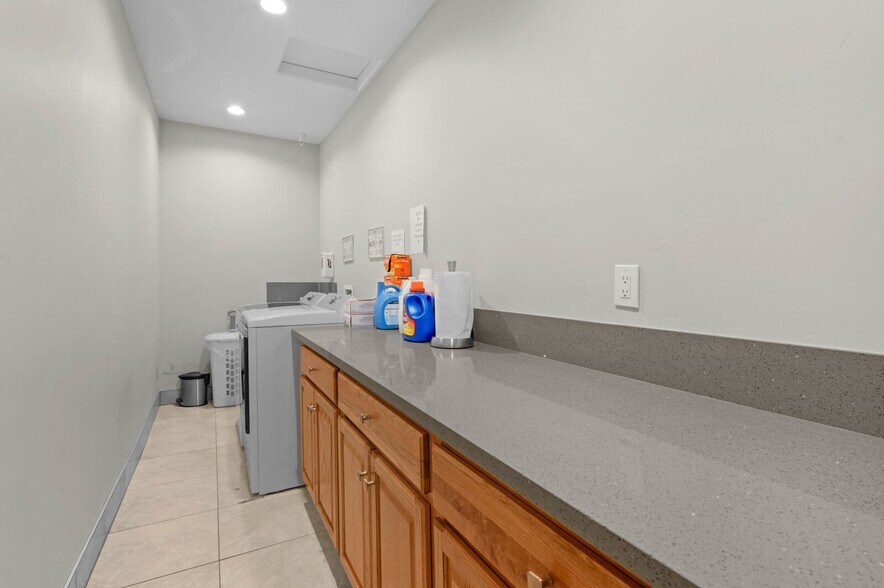 More Photos Of 1419 W Bullard Ave, Fresno Congregate Senior Housing For Sale