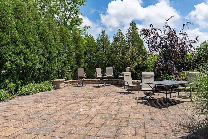 More Photos Of 30670 Bainbridge Rd, Solon Office For Sale