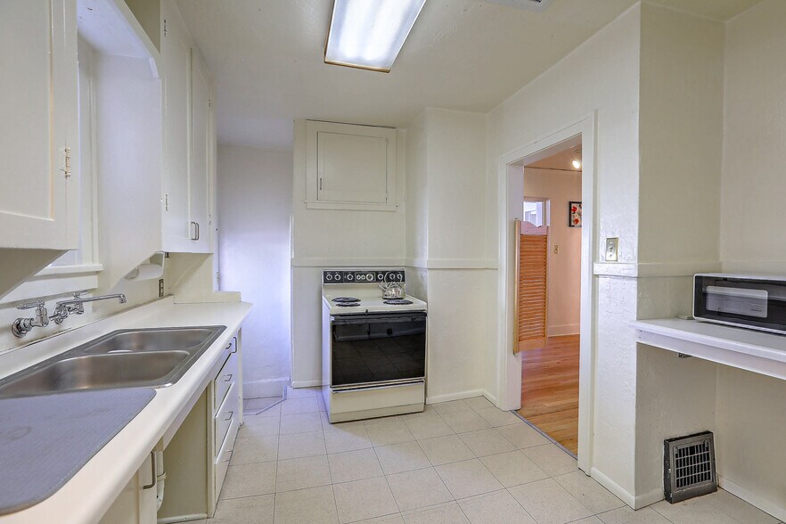 More Photos Of 3104 Monte Vista Blvd NE, Albuquerque Office For Sale