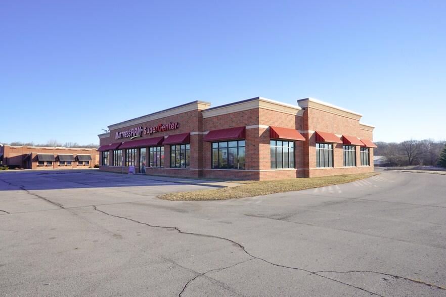 Primary Photo Of 4810 N Clinton St, Fort Wayne Storefront For Lease