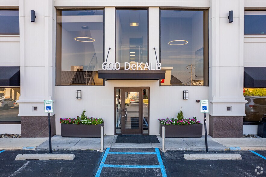 More Photos Of 600 W DeKalb Pike, King Of Prussia Office For Lease