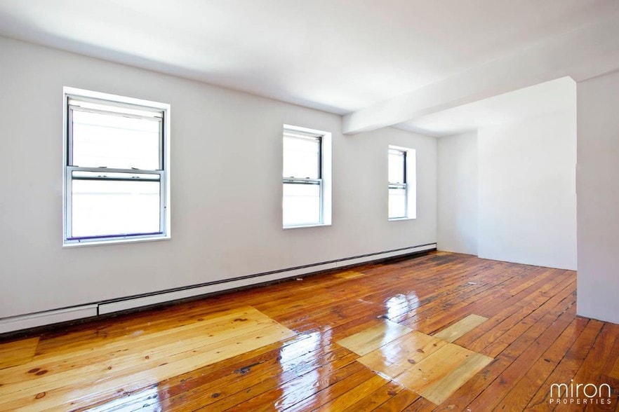 More Photos Of 66 Greenpoint Ave, Brooklyn Loft Creative Space For Sale
