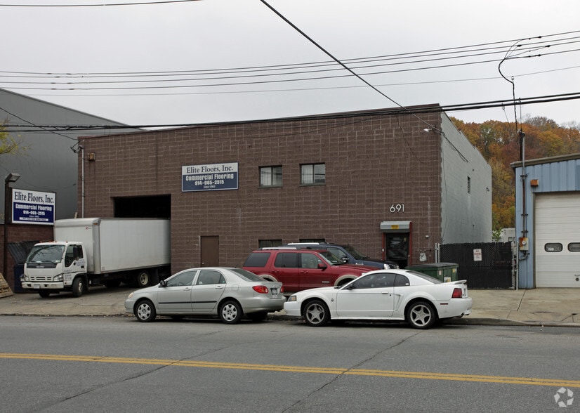 More Photos Of 691 Saw Mill River Rd, Yonkers Warehouse For Lease