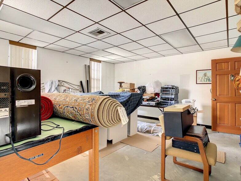 More Photos Of 11625 N 54th St, Clearwater Manufacturing For Sale