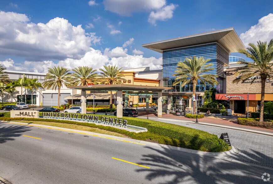 Primary Photo Of 140 University Town Center Dr, Sarasota General Retail For Lease