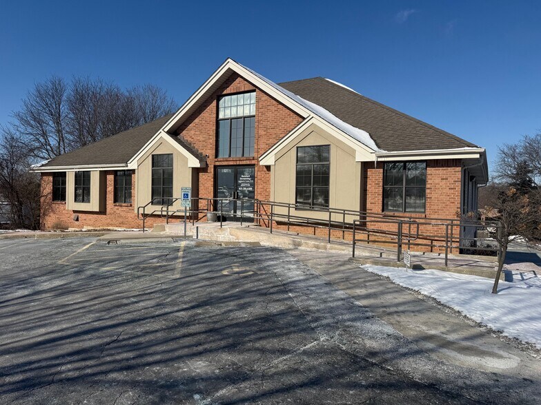 More Photos Of 4338 Morsay Dr, Rockford Medical For Sale