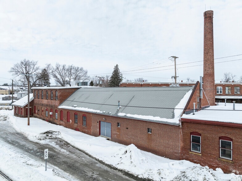 More Photos Of 29 Crown St, Nashua Manufacturing For Lease