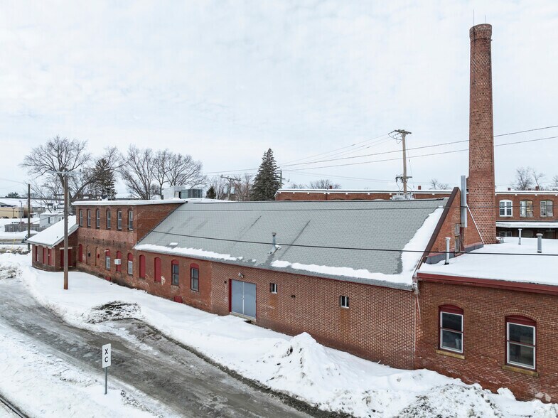 More Photos Of 29 Crown St, Nashua Manufacturing For Lease
