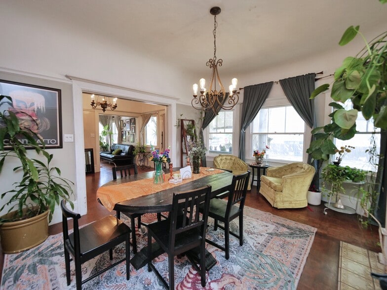 More Photos Of 1901-1903 H St, Sacramento Apartments For Sale