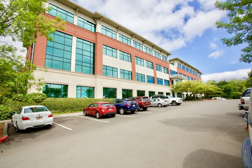 More Photos Of 1800 Blankenship Rd, West Linn Unknown For Lease