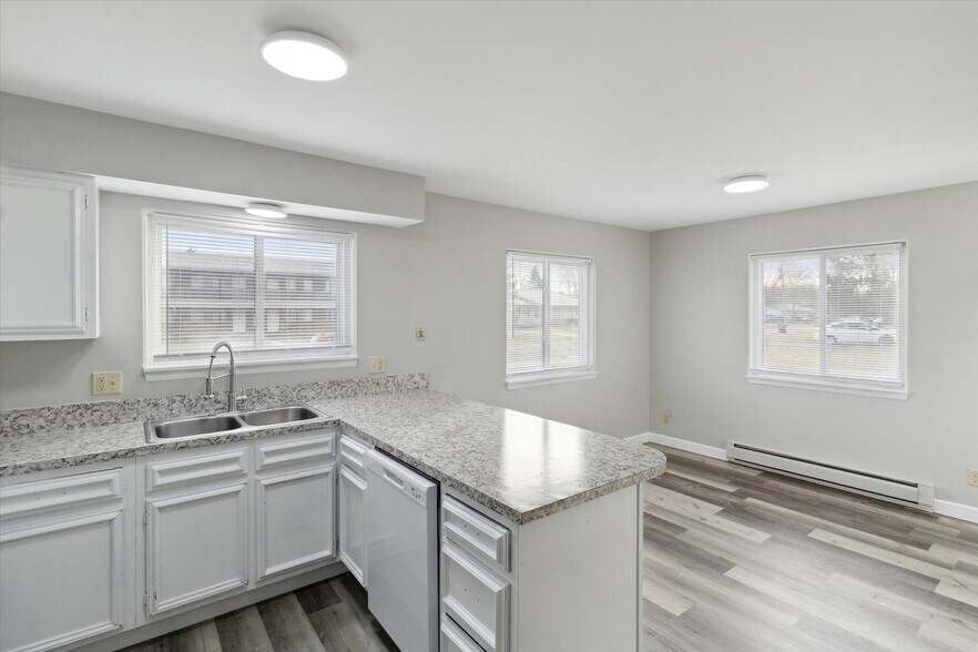 More Photos Of 6301 Frank N Dot Ct, Lansing Apartments For Sale