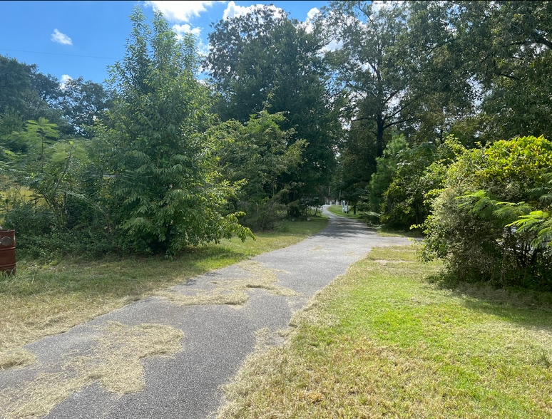 More Photos Of 895 US-80 Hwy, Bloomingdale Land For Sale