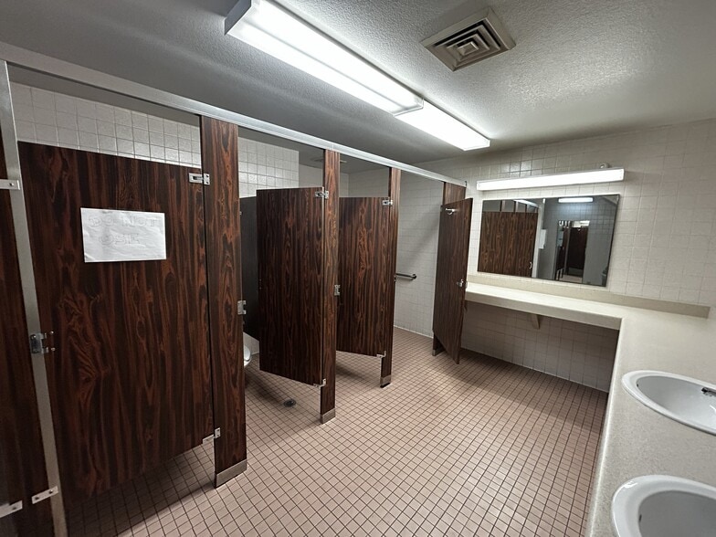 More Photos Of 18425 Ingomar st, Reseda Religious Facility For Sale