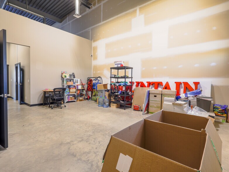 More Photos Of 4805 75 St, Stettler Storefront Retail Office For Sale