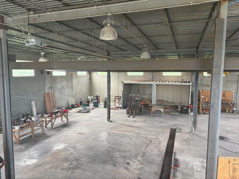 More Photos Of 3801 S 6th St, Lincoln Warehouse For Sale