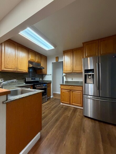 More Photos Of 1874 Villa St, Mountain View Office Residential For Lease