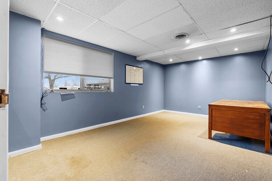 More Photos Of 3050 6th St SW, Cedar Rapids Warehouse For Sale