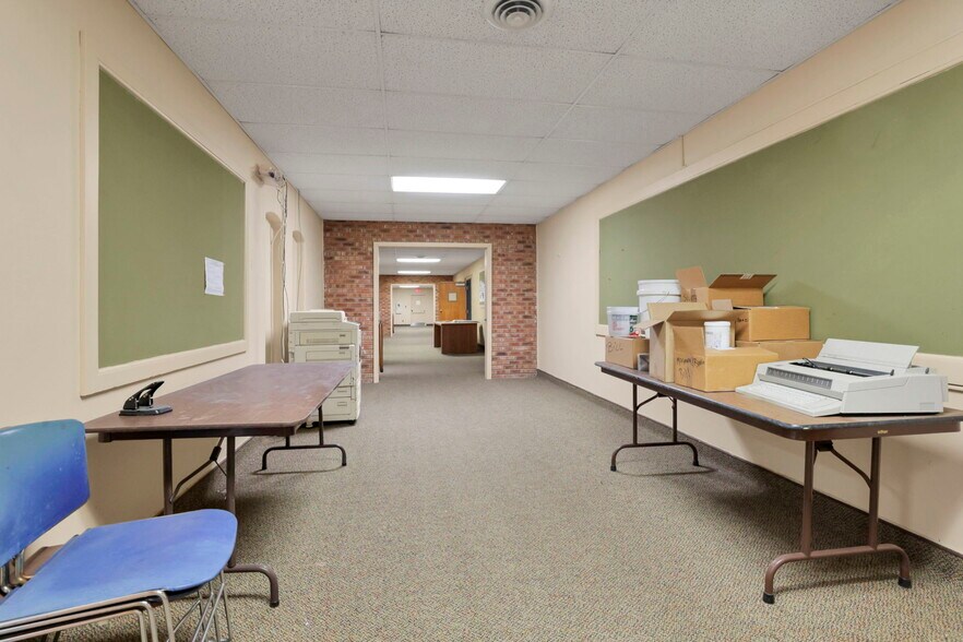 More Photos Of 300 E Auburn Ave, Springfield Office For Sale