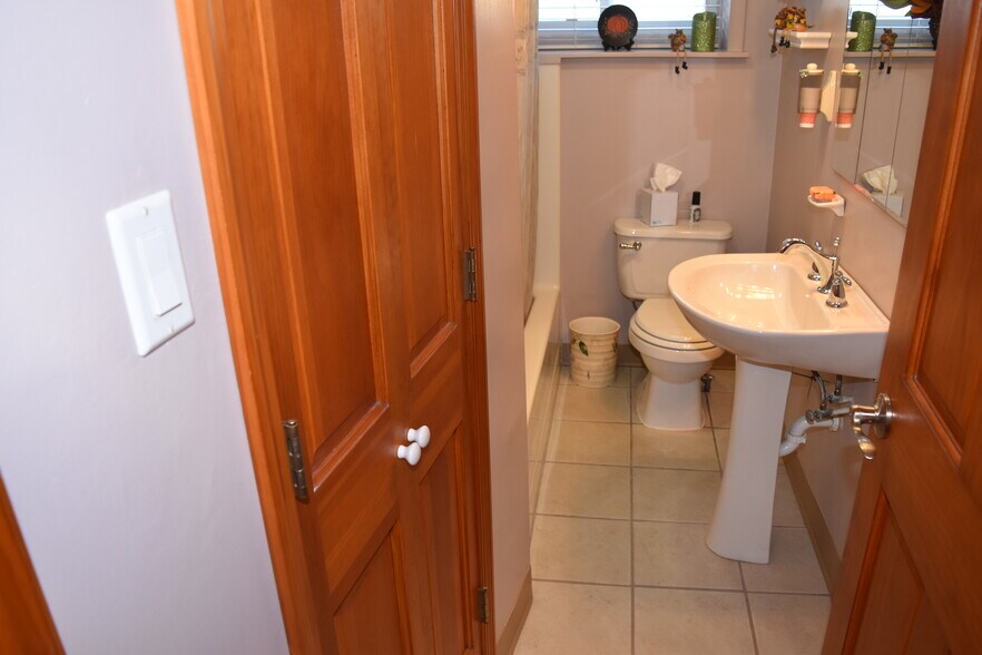 More Photos Of 56721 Ferry Landing Rd, Shadyside Shelter For Sale