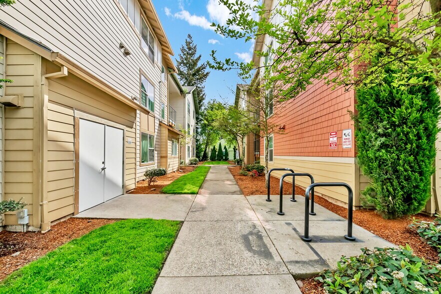 More Photos Of 2441 SE 171st Ave, Portland Apartments For Sale