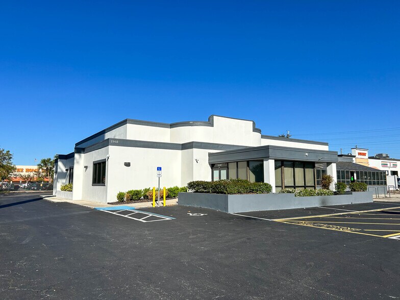 More Photos Of 1902 N Dale Mabry Hwy, Tampa Restaurant For Lease