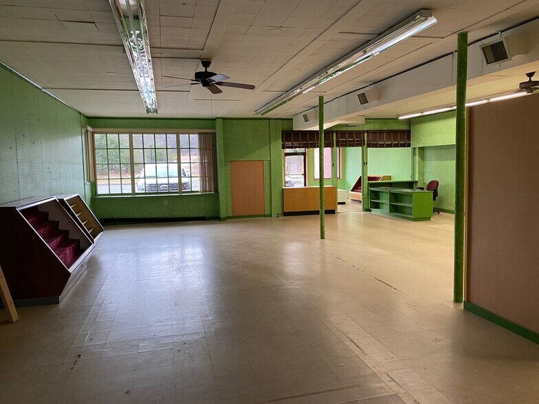 More Photos Of 1376-1418 Hopmeadow St, Simsbury Storefront For Lease