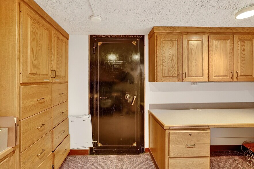 More Photos Of 163 SE 2nd Ave, Hillsboro Office For Sale