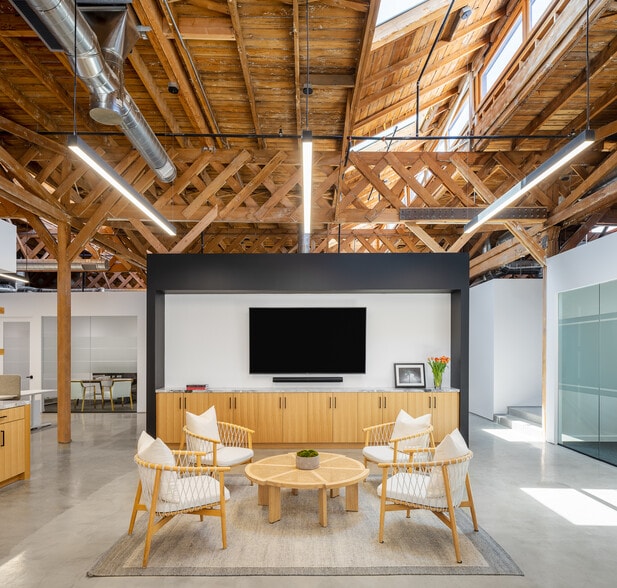 More Photos Of 450 S Raymond Ave, Pasadena Warehouse For Sale