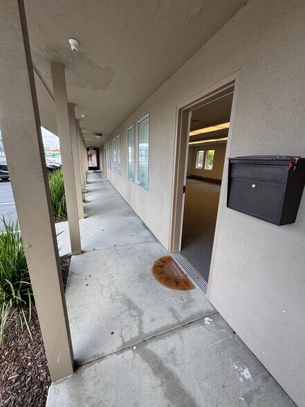 More Photos Of 819 Mitten Rd, Burlingame Office For Lease